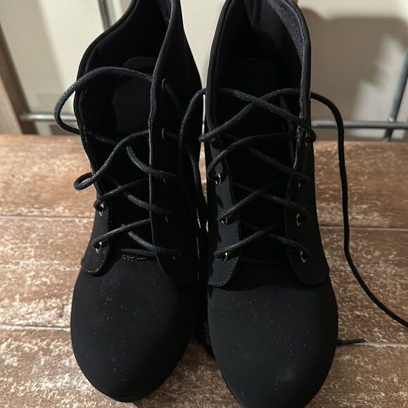 Boots women size 8 nwot - Picture 3 of 8